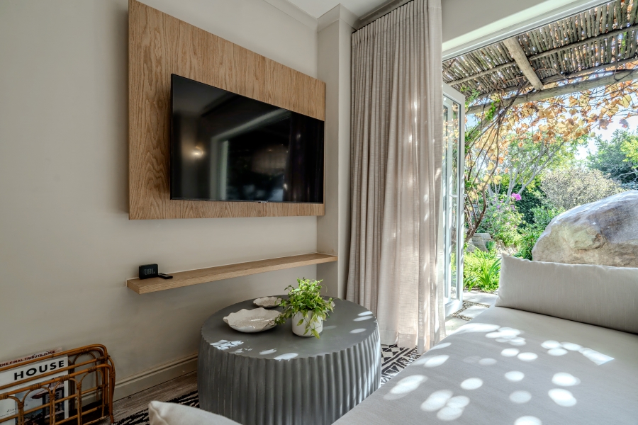 To Let 2 Bedroom Property for Rent in Camps Bay Western Cape